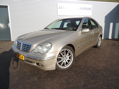 MERCEDES C-KLASSE 200 K. Elegance