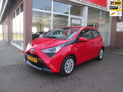 TOYOTA AYGO 1.0 VVT-i x-play