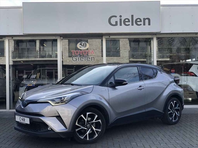 Toyota C-HR 1.8 Hybrid Bi-Tone Plus | JBL, Dodehoekherkenning, LED Pakket, Stoel + Stuurverwarming, Navigatie, Parkeersensoren