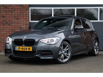 BMW 1-serie M135i xDrive High Executive Schuifdak