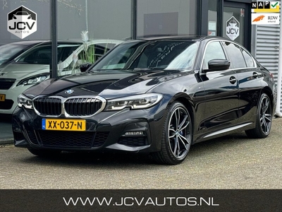 BMW 3-serie 330i High Executive Edition M-SPORT/HUD/LEER/