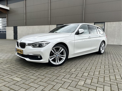 BMW 3 Serie Touring 320dA Luxury Line l Pano l Head-Up l