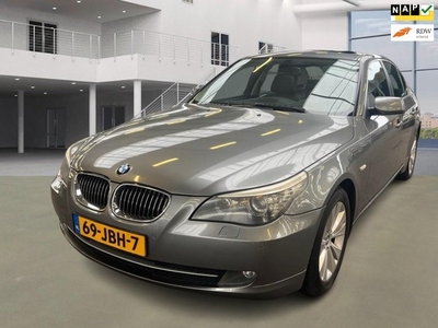 BMW 5-serie 523i/AUT/XENON/PDC/LEDER/STOELVERW/NAVI/