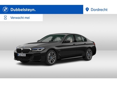 BMW 5 Serie 530e M-Sport Driving Assistant Professional