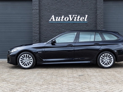 BMW 5 Serie Touring 530e M-sport Hybride, Panodak, Head-Up, Camera, Laser,Trekhaak,