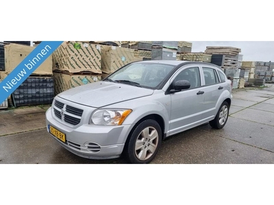 Dodge Caliber 1.8 SE 5e versnelling licht hoorbaar