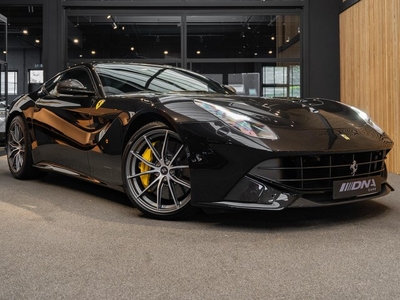 Ferrari F12 Carbon Front en Skirts TDF Velgen JBL 6.3 V12