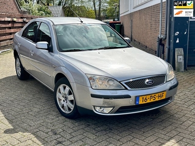 Ford Mondeo 1.8-16V Futura lange apk zo ingeruild zo weer