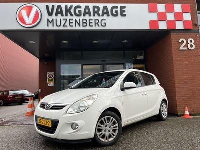 Hyundai i20 1.2i Plus // CLIMA // GOED ONDERHOUDEN! //