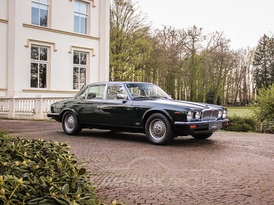 Jaguar XJ-12 Series III