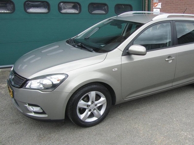 Kia Cee'd Sporty Wagon 1.4 CVVT Navigator Plus Pack