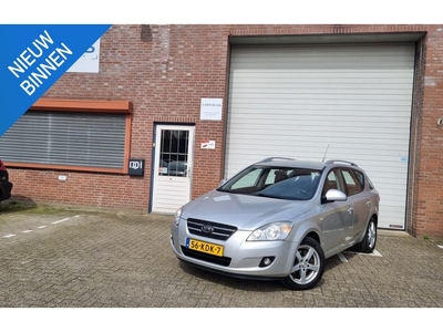 Kia cee'd Sporty Wagon 1.4 X-ecutive APK 1e eigenaar Leder