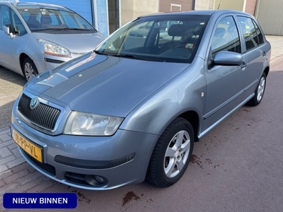 Škoda Fabia 1.4-16V Elegance AUTOMAAT 5-deurs Airco