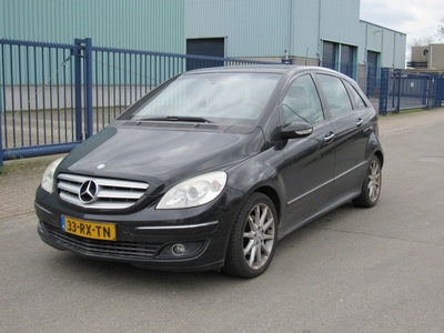 Mercedes-Benz B-Klasse 200 lagergeluid in de bak.