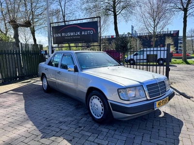 Mercedes-Benz E-Klasse 200-500 220 E Schuifdak Airco Org Km