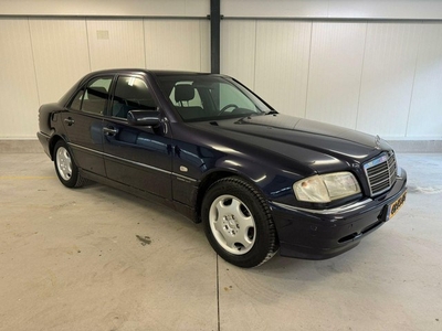 Mercedes C-klasse 180 Elegance ( Org. NL / NAP / 154.000km )