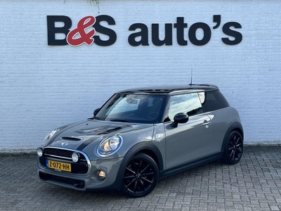 Mini Mini 2.0 Cooper S Chili Climate Navigatie Bluetooth Cruise Stoelverwarming 17 inch velgen