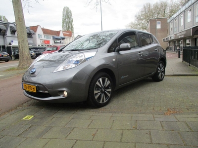 Nissan Leaf Tekna 30 kWh / AIRCO / LEER / NAVI / NL.AUTO / NW-STAAT / 69dkm / 2000 euro (SUBSIDIE !!!)