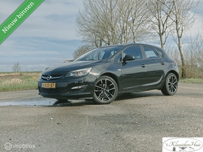 Opel Astra 1.4 Turbo Business +