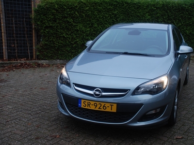 OPEL ASTRA 1.4 Turbo Edition met trekhaak