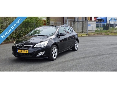 Opel Astra 1.6 Edition NETTE AUTO RIJD EN SCHAKELT GOED