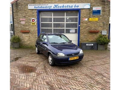 Opel Corsa 1.2i-16V Strada automaat