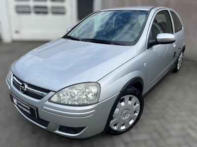 Opel Corsa 1.4-16V Cosmo TREKHAAK AFNEEMBAAR / WEINIG KM'S NL AUTO / CRUISE CONTROL / ELEKTR RAMEN / CENTR VERGRENDELING