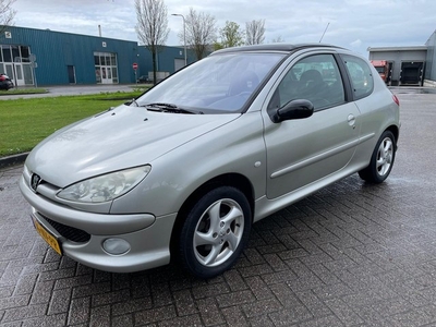 Peugeot 206 1.6-16V Griffe Leder panoramadak