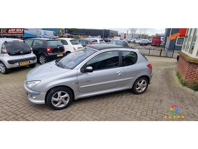 Peugeot 206 1.6-16V Quiksilver nieuwe apk