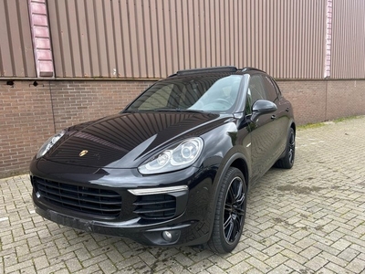 Porsche Cayenne 3.0 S E-Hybrid Pano Navi Camera Leer Trekh.