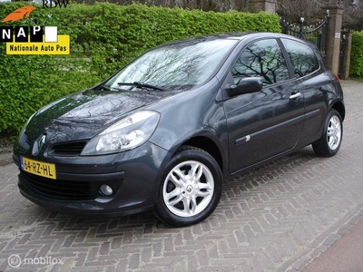 RENAULT CLIO 1.2-16V TEAM SPIRIT Bwj 10-2005 AIRCO HEEL MOOI