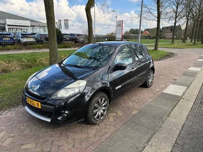 Renault Clio 1.5 dCi Parisienne (bj 2011)