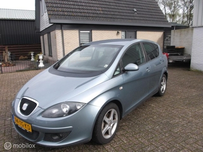 Seat Toledo 2.0 FSI trekhaak airco 16 inch wielen nwe apk!!!