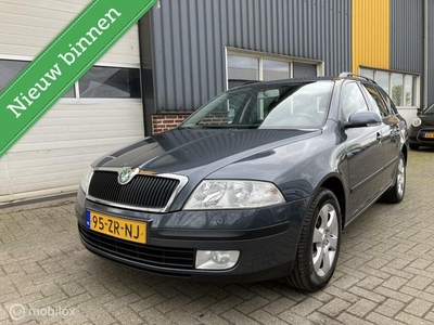 Skoda Octavia Combi 1.6 Classic TREKHAAK!