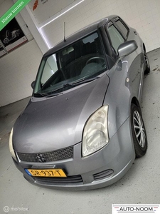 SUZUKI SWIFT 1.3GLS VERSNELLINGSBAK MAAKT GELUID = VASTE MEENEEMPRIJS