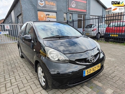 Toyota Aygo 1.0-12V + ( 5 Drs en Airco )