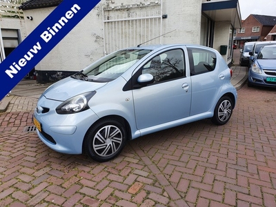 Toyota Aygo 1.0-12V + Keurige auto! (bj 2008)