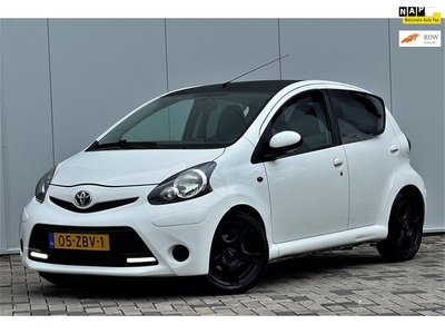 Toyota Aygo 1.0 VVT-i 5 DEURS Aspiration SPORT AIRCO NAVI