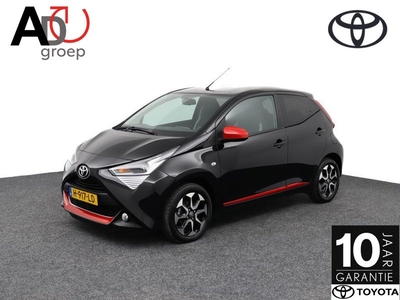 Toyota Aygo 1.0 VVT-i x-joy automaat | Apple carplay | Parkeercamera | Climate control | Lichtmetalen velgen |