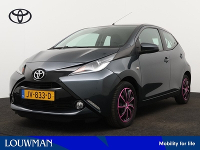 Toyota Aygo 1.0 VVT-i x-play | Navigatie | Louwman onderhouden |