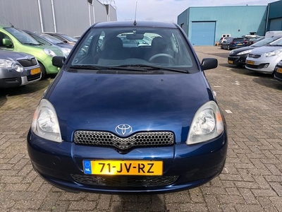 Toyota Yaris 1.3 benzine AIRCO RIJD SUPER (bj 2002)