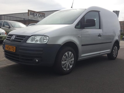 Volkswagen Caddy 1.6 olie verbruikt ,auto rookt