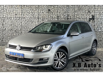 Volkswagen Golf 1.2 TSIALLSTARPDCCRUISEKeylessNAVI