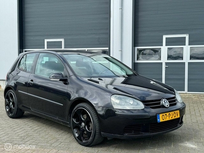 Volkswagen Golf 1.6 FSI SportlineCRUISEAIRCODETRIOT