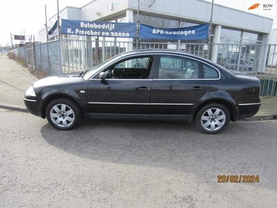 Volkswagen Passat 2.8 V6 Highline 4Motion,alcantara