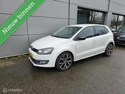 Volkswagen Polo 1.2 TSI Highline DSG Apple Carplay/PDC/17