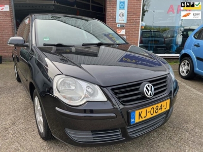 Volkswagen Polo 1.4-16V Trendline