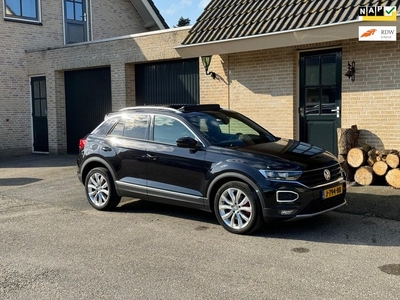 Volkswagen T-Roc 1.5 TSI Sport DSG PANO VIRTUAL NAP