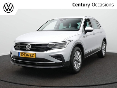 Volkswagen Tiguan 1.5 TSI Life Business Leer / Navigatie /