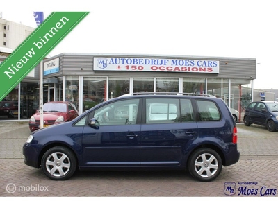 Volkswagen Touran 1.6-16V FSI Business